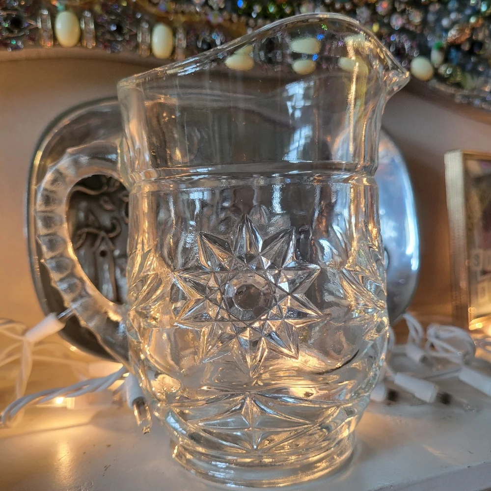 Small Starburst Glass Pitcher ~ Anchor Hocking? ~ Vintage '70s - '80s? ~ Pretty!